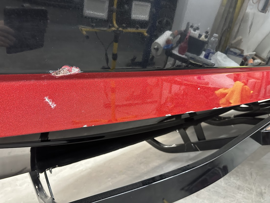 Coque avant peinture — surface à décaper, préparation pour metalflake sur mesure, Finition Marine