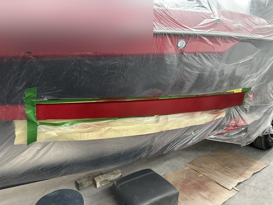 Application peinture metalflake en cours — apprêt et couches successives, Finition Marine